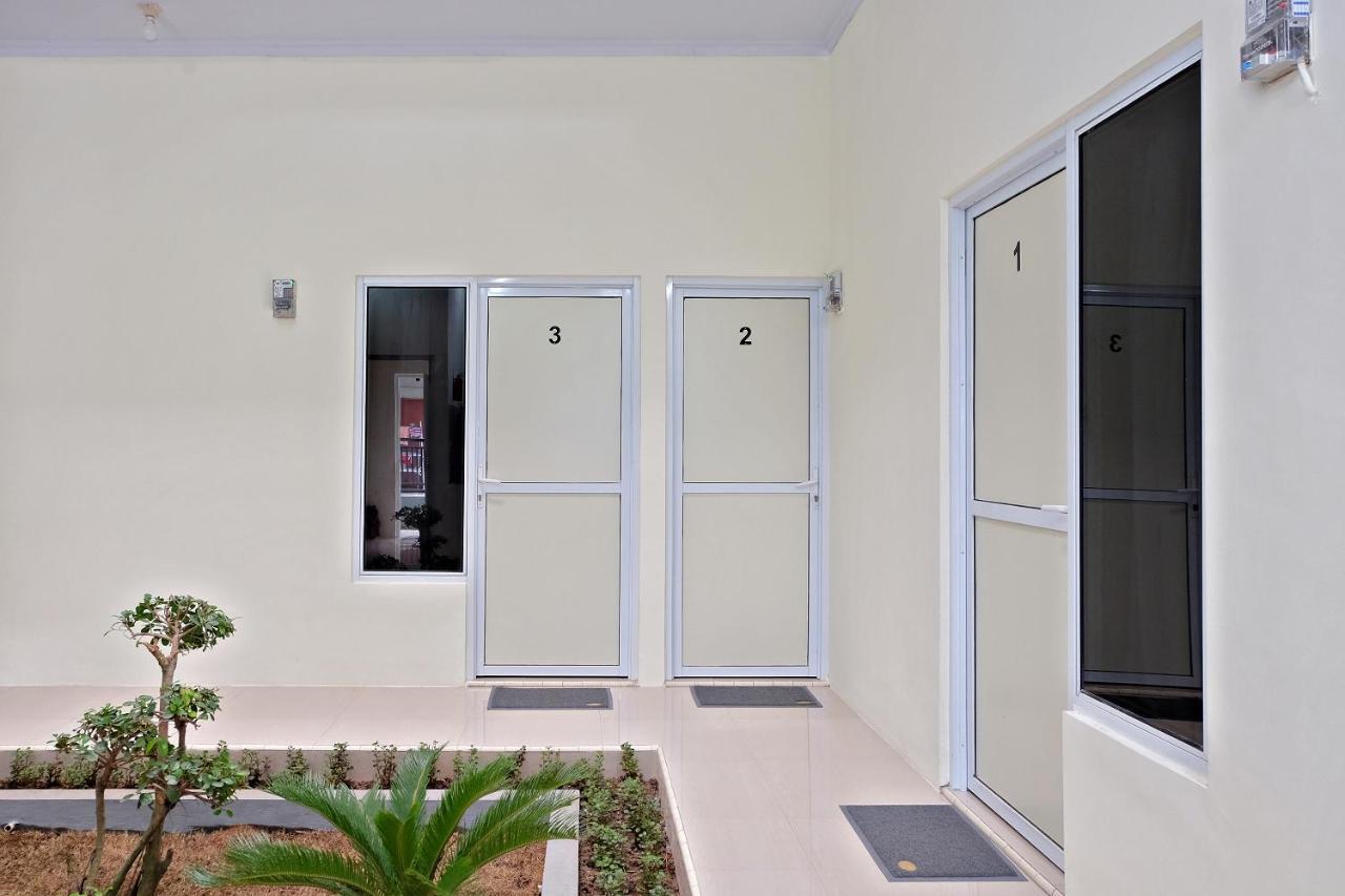 Homestay Danesti Syariah Near Bandara Sultan Hasanuddin ماكاسار المظهر الخارجي الصورة